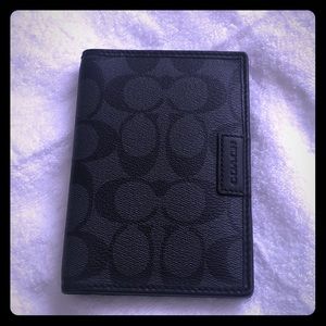 Coach passport case wallet black/charcoal nwt